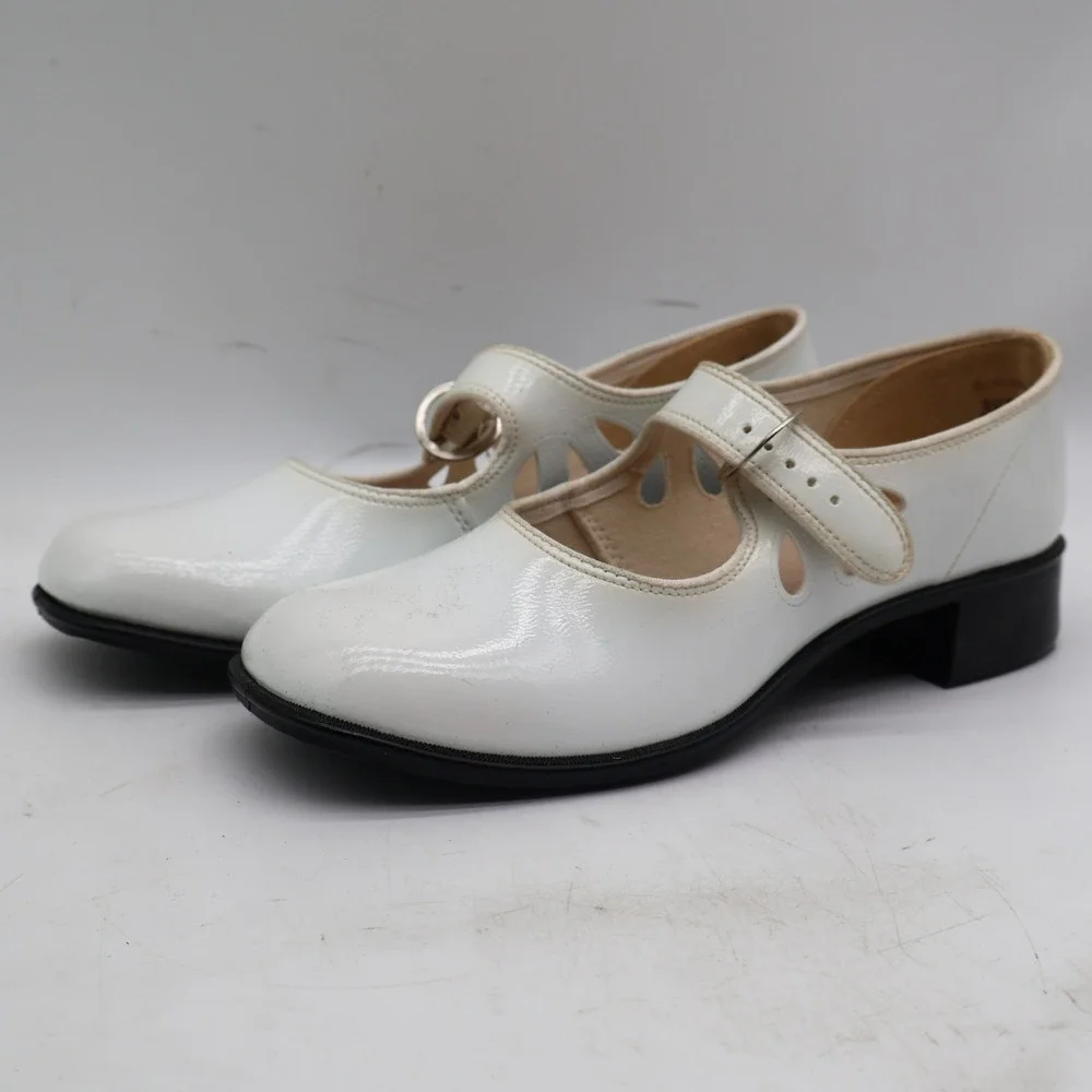 Right Step Mary Jane Shoes Girls 3.5M Vintage 70s White Patent Cutout Deadstock